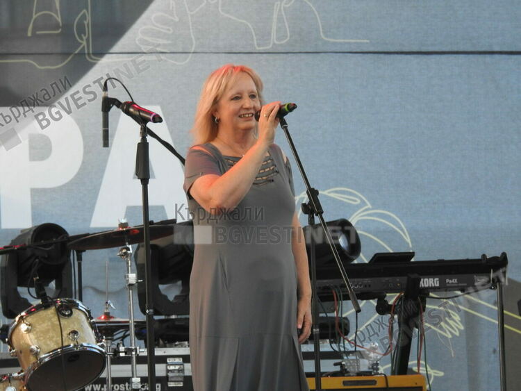 Грандиозно шоу за Деня на миньора в Крумовград,звезди пяха за крумовградчан