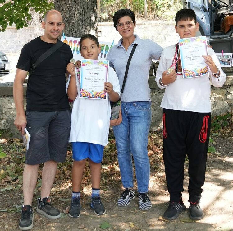 Претвориха любовта на децата към Бодрово във фотоизложба