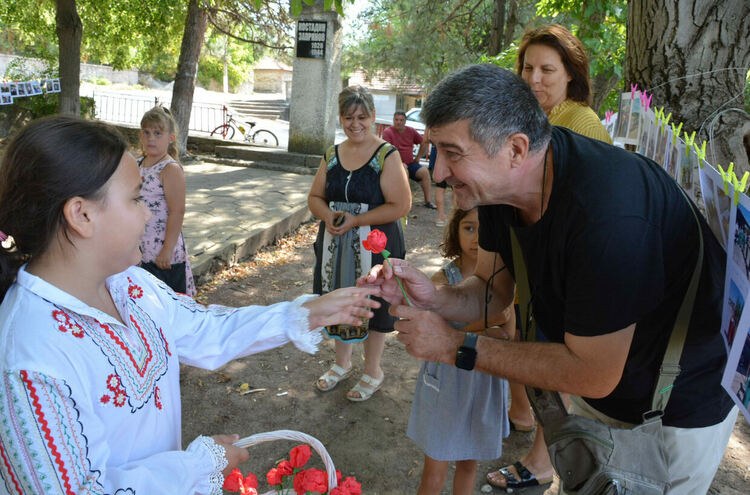 Претвориха любовта на децата към Бодрово във фотоизложба