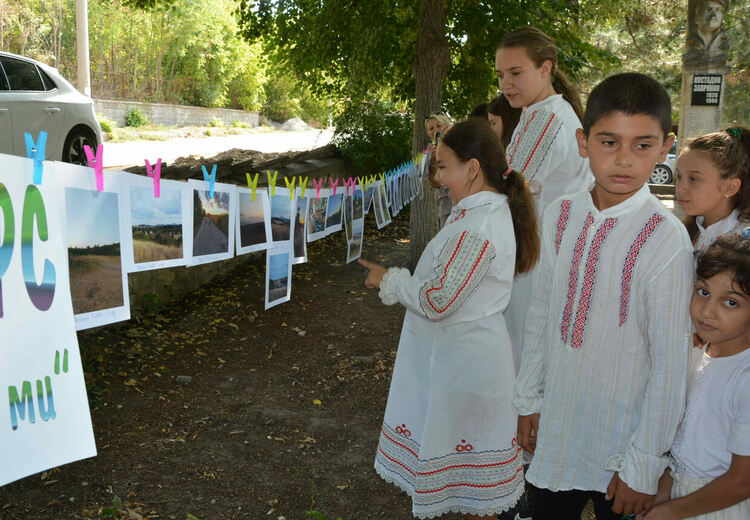 Претвориха любовта на децата към Бодрово във фотоизложба