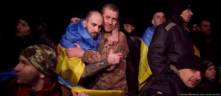 Украински военнопленници, завърнали се в родината си (януари 2024)