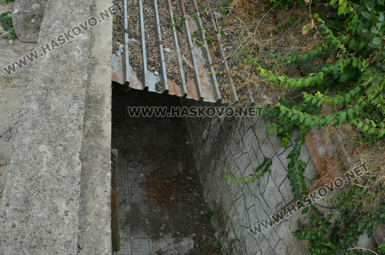 Зъболекар от Хасково загина след падане от стълбище