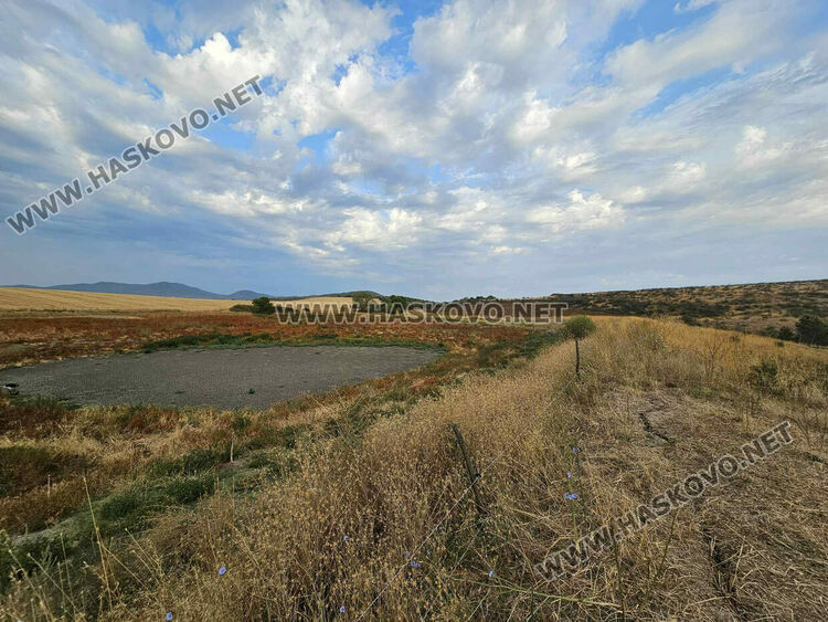 Обход на язовирите в Хасковско. Комисията се натъкна на изцяло празни водоеми