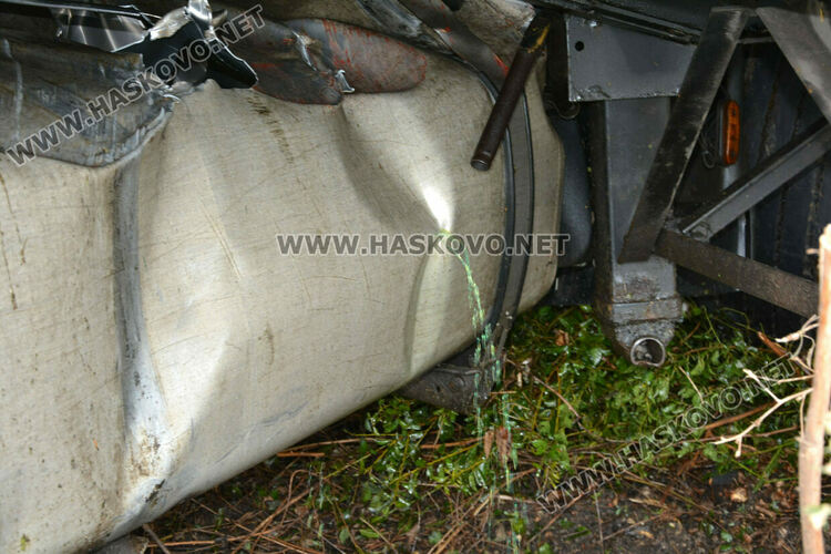 Тираджия пострада при катастрофа в канавка