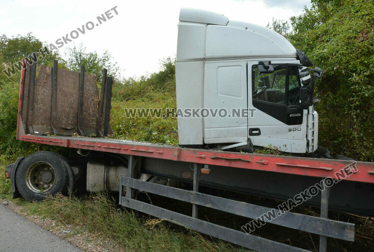 Тираджия пострада при катастрофа в канавка