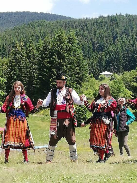 Източни техники за масажи и родопска каба гайда си дават среща високо в планината