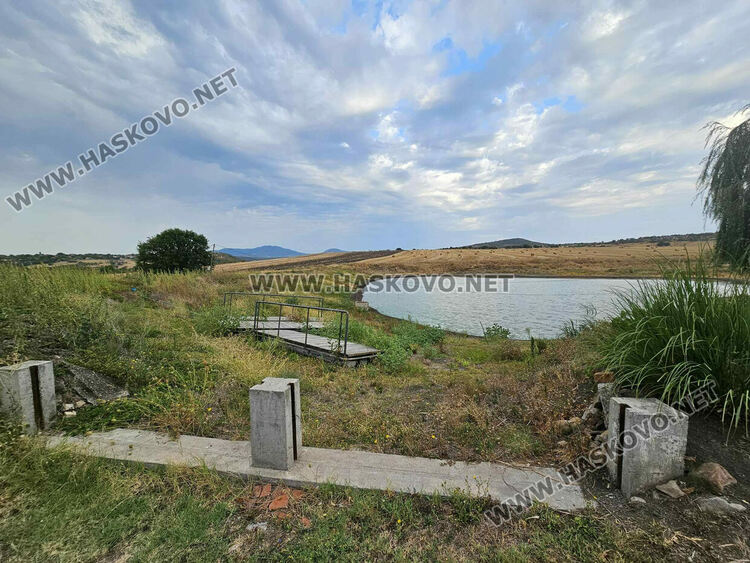Обход на язовирите в Хасковско. Комисията се натъкна на изцяло празни водоеми