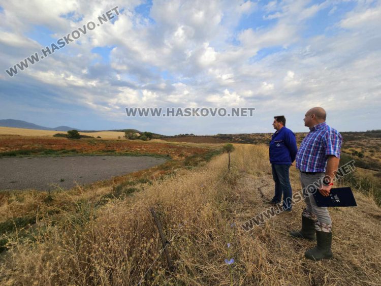 Обход на язовирите в Хасковско. Комисията се натъкна на изцяло празни водоеми