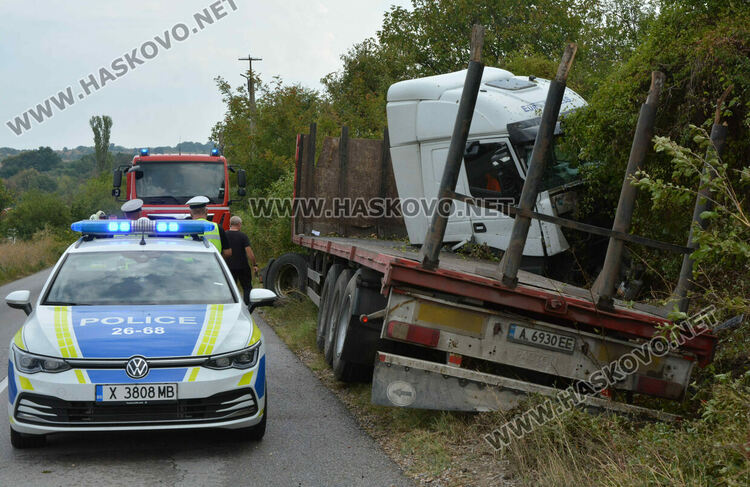 Тираджия пострада при катастрофа в канавка
