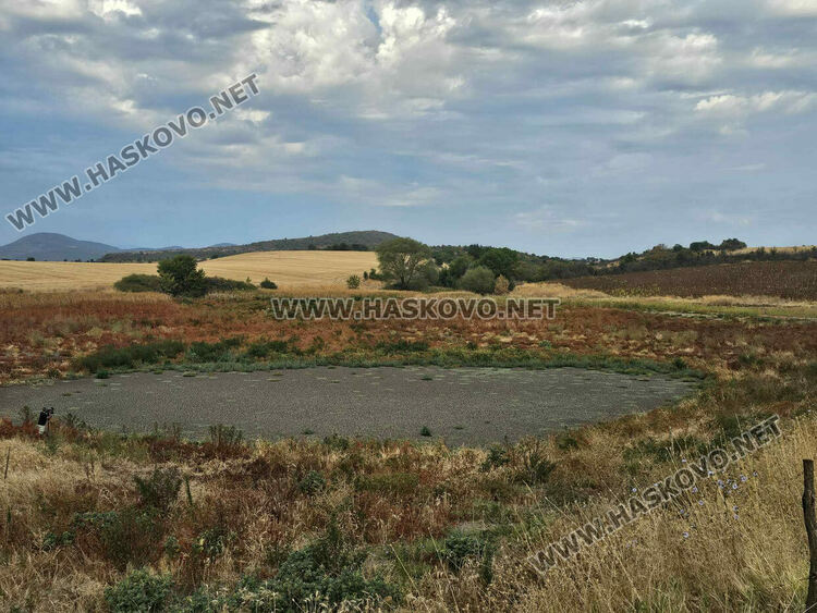 Обход на язовирите в Хасковско. Комисията се натъкна на изцяло празни водоеми