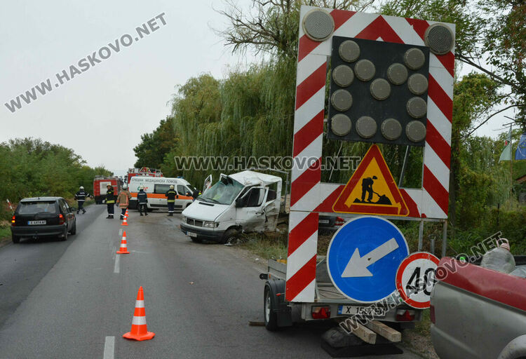 7 души пострадаха при катастрофа между кола и камион на „АБ“