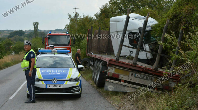 Тираджия пострада при катастрофа в канавка