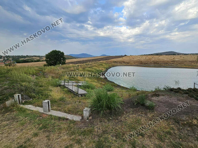 Обход на язовирите в Хасковско. Комисията се натъкна на изцяло празни водоеми