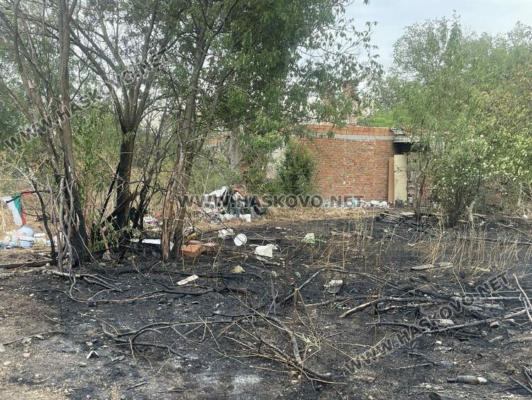 Спряха пожар край къщи, магазин и цех в „Болярово“ 