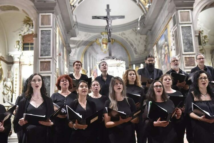 Хор „Родна песен“ със златен медал от фестивал във Флоренция