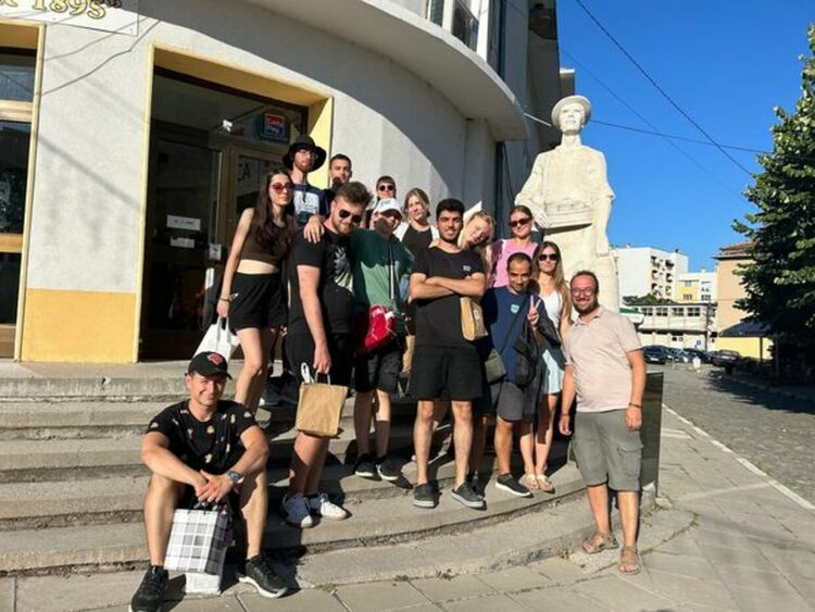 Младежи и доброволци от 4 държави облагородиха радомирското село Долни Раковец