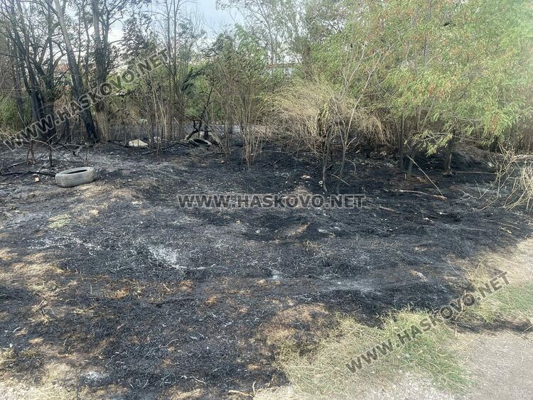 Спряха пожар край къщи, магазин и цех в „Болярово“ 