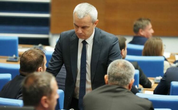 Лидерът на Възраждане Костадин Костадинов