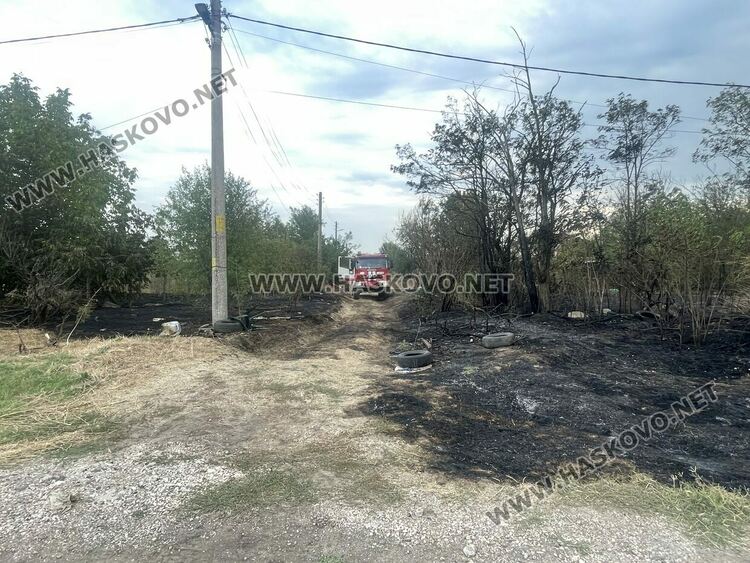 Спряха пожар край къщи, магазин и цех в „Болярово“ 