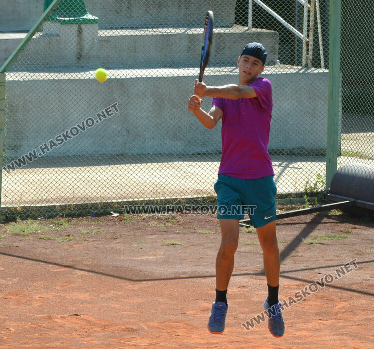 Бонев и Пападополу триумфираха в битките на сингъл на тенис турнира „Haskovo cup“