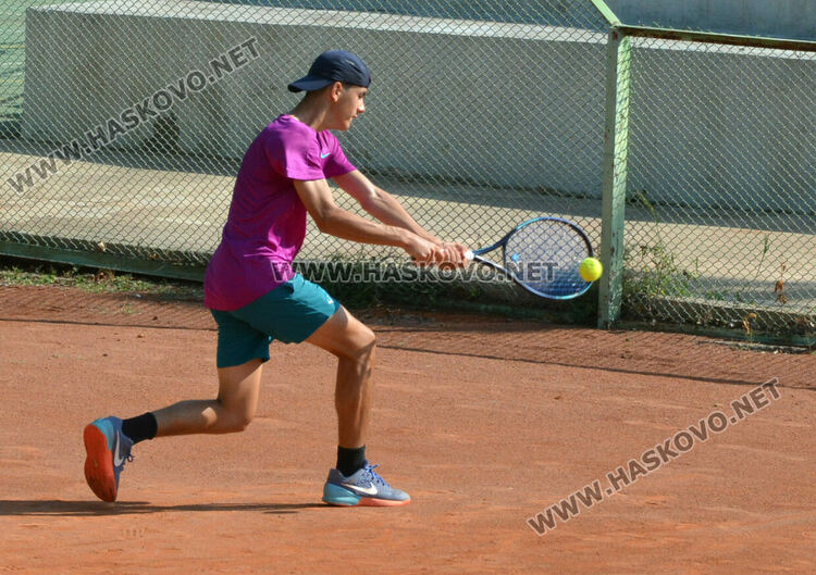 Бонев и Пападополу триумфираха в битките на сингъл на тенис турнира „Haskovo cup“