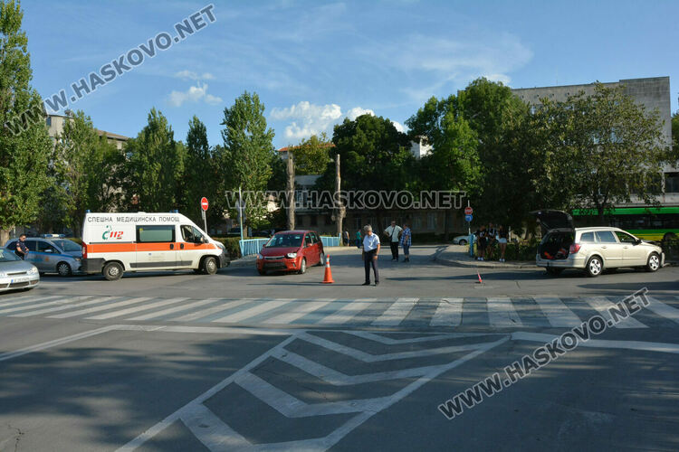 Водач пострада при катастрофа на „Лебеда“