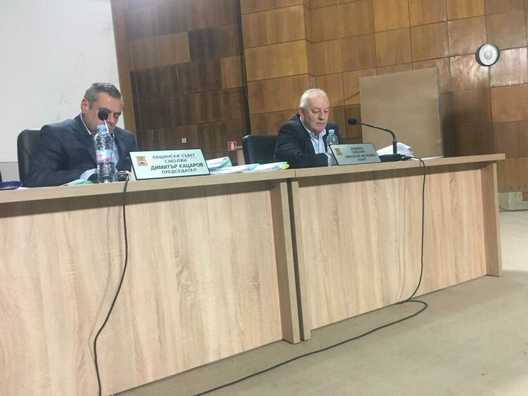 Смолянският парламент ще заседава на 29-ти август. Сред докладните е разрешително за изграждане на "Болнично вертолетно летище".