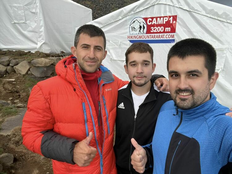 Първомайци стъпиха на библейския връх Арарат