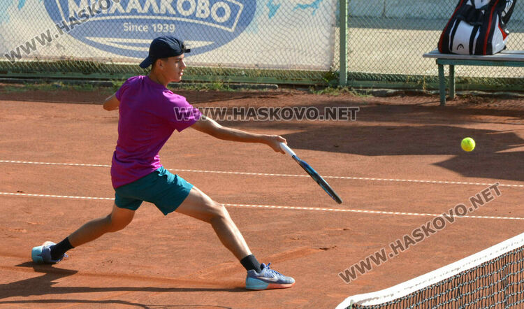 Бонев и Пападополу триумфираха в битките на сингъл на тенис турнира „Haskovo cup“