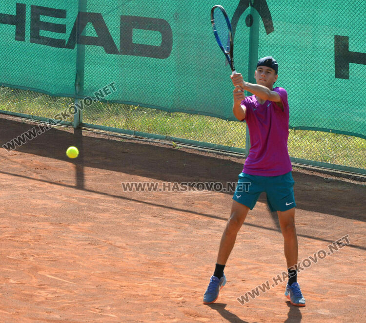 Бонев и Пападополу триумфираха в битките на сингъл на тенис турнира „Haskovo cup“