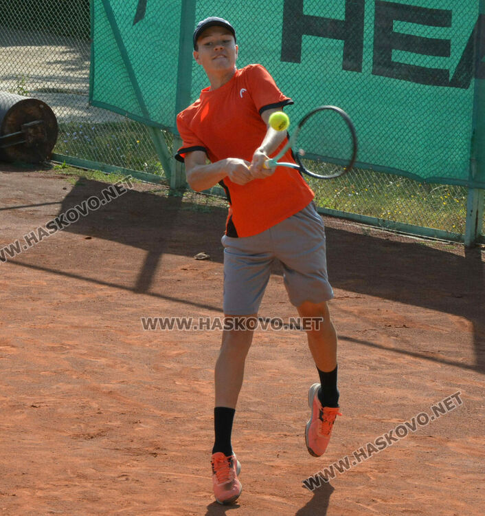 Бонев и Пападополу триумфираха в битките на сингъл на тенис турнира „Haskovo cup“