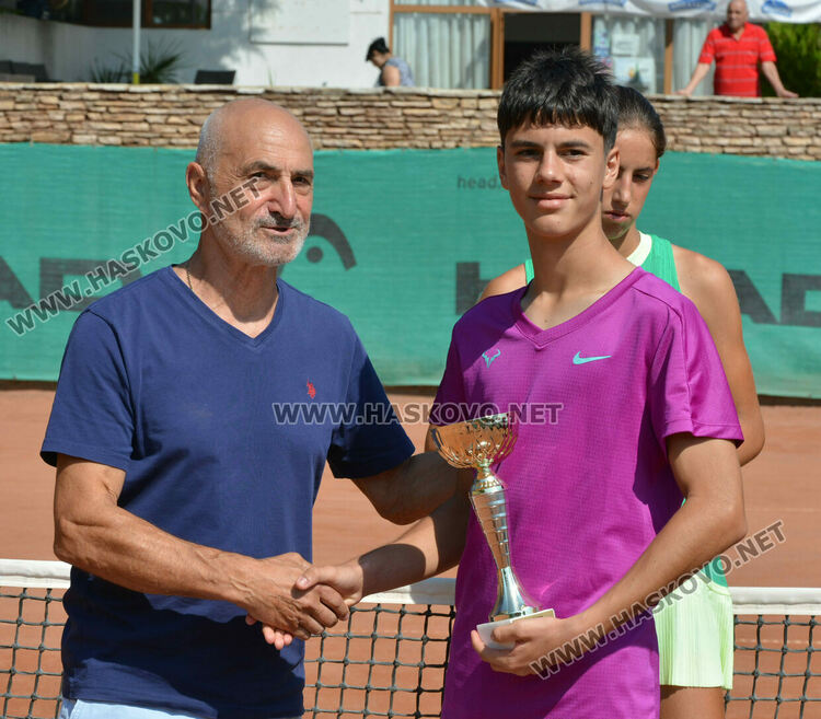Бонев и Пападополу триумфираха в битките на сингъл на тенис турнира „Haskovo cup“
