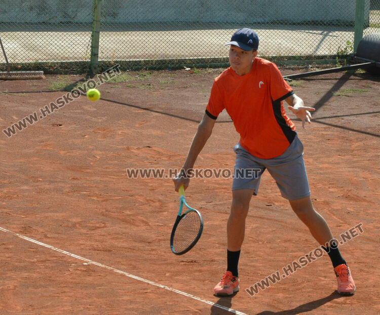 Бонев и Пападополу триумфираха в битките на сингъл на тенис турнира „Haskovo cup“