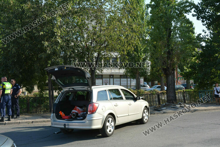 Водач пострада при катастрофа на „Лебеда“