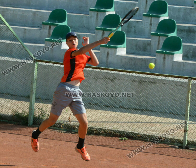 Бонев и Пападополу триумфираха в битките на сингъл на тенис турнира „Haskovo cup“