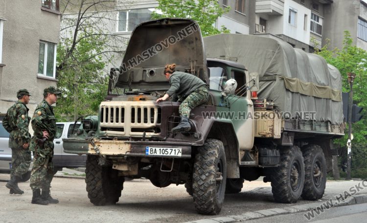 Сухопътни войски търсят 290 военнослужещи