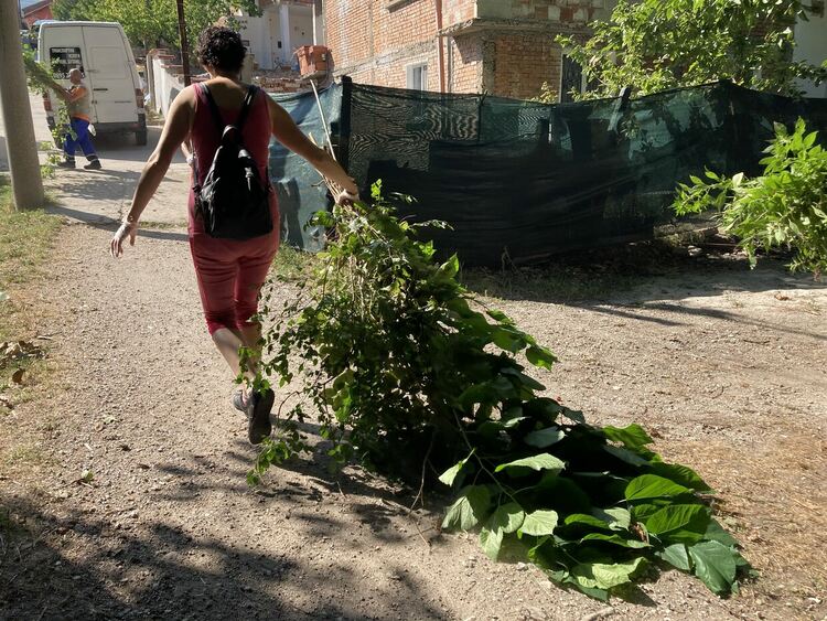 Съвместни акции по почистване на нерегламентирани сметища в Асеновград и Куклен