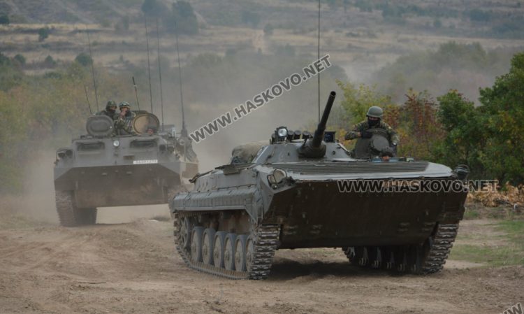 Сухопътни войски търсят 290 военнослужещи