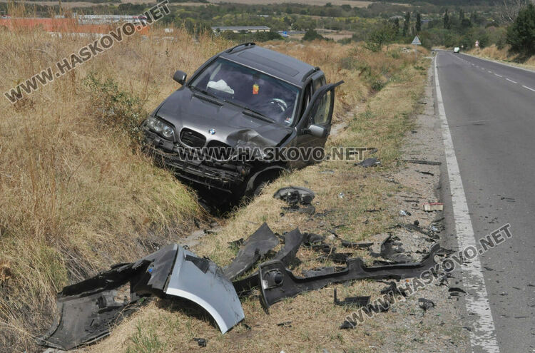 Дете и жена пострадаха при катастрофа на околовръстния път край Хасково