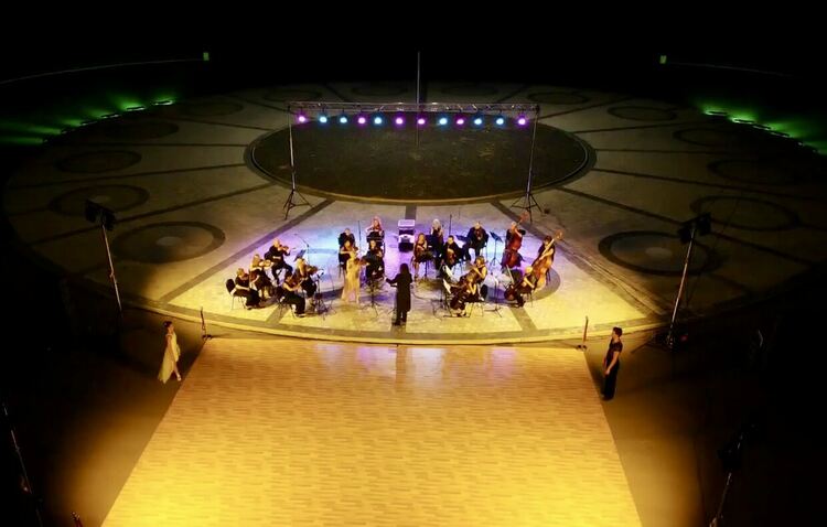 Предпразнично димитровградчани получиха доза серен диоксид и концерт на открито