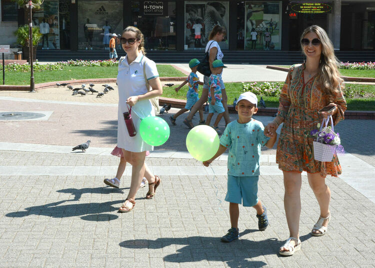 Слънчево, очакват дъжд и гръмотевици в следобеда
