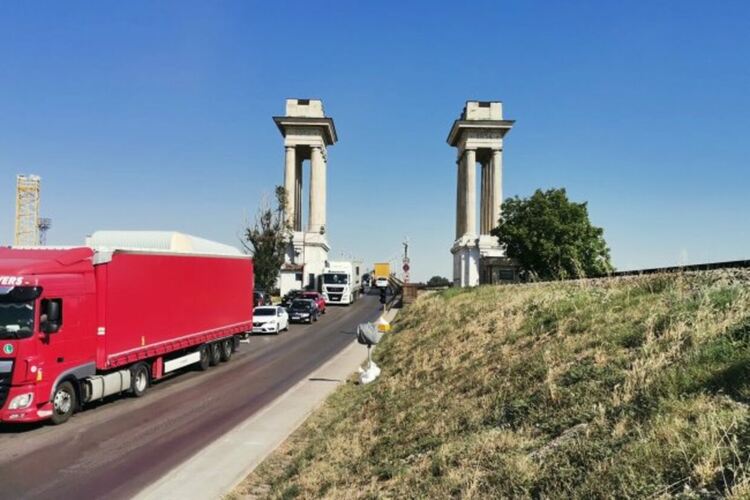 Какво дели България и Румъния: Една река и дни чакане