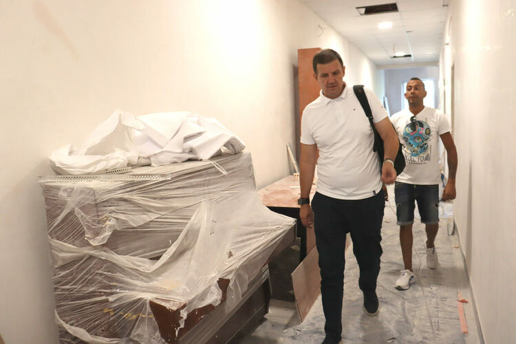 Монтират фотоволтаици на покрива на читалище „Заря“ 