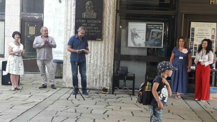 Три дни в Културния комплекс се провежда "Празник на цветовете"