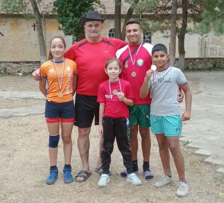 Възродиха народните борби в Славяново, Асен Табаков е шампион в тежка категория