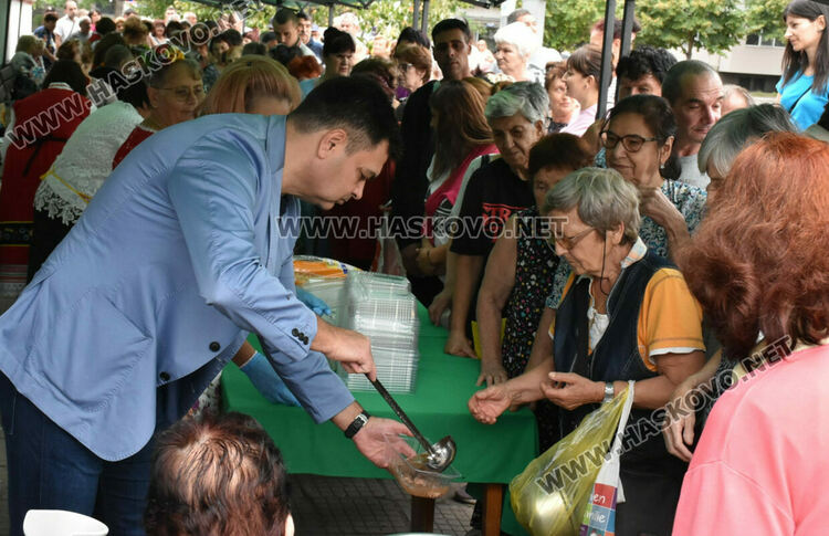 6 курбана даде кметът Иво Димов в Димитровград