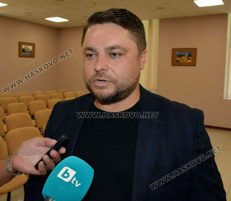 Две ДПС-та искат място в РИК за изборите, решава ЦИК