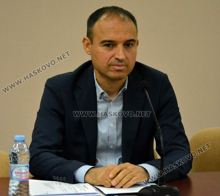 Две ДПС-та искат място в РИК за изборите, решава ЦИК