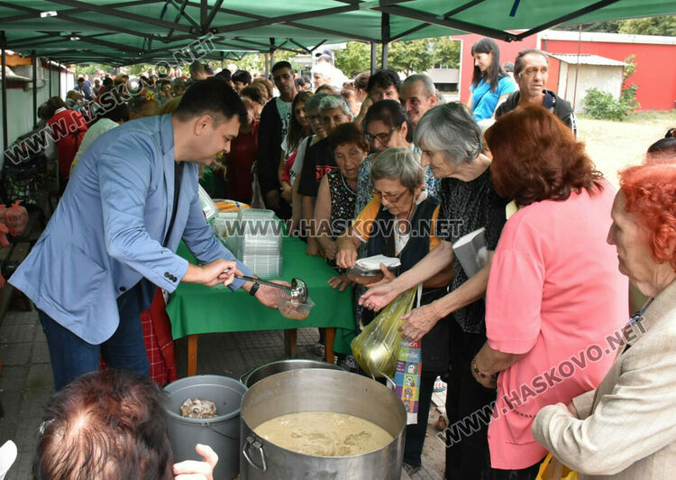 6 курбана даде кметът Иво Димов в Димитровград