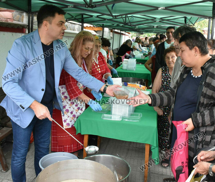 6 курбана даде кметът Иво Димов в Димитровград